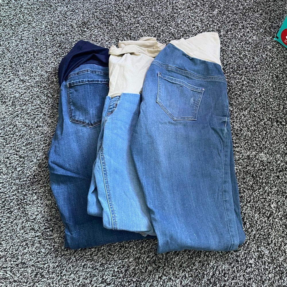 Maternity jean lot